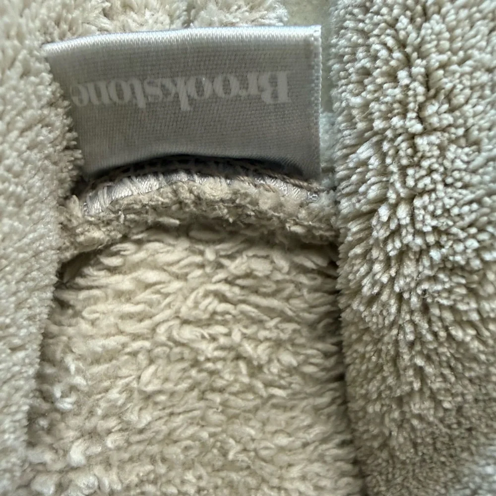 Brookstone Cream Robe - Picture 11 of 12